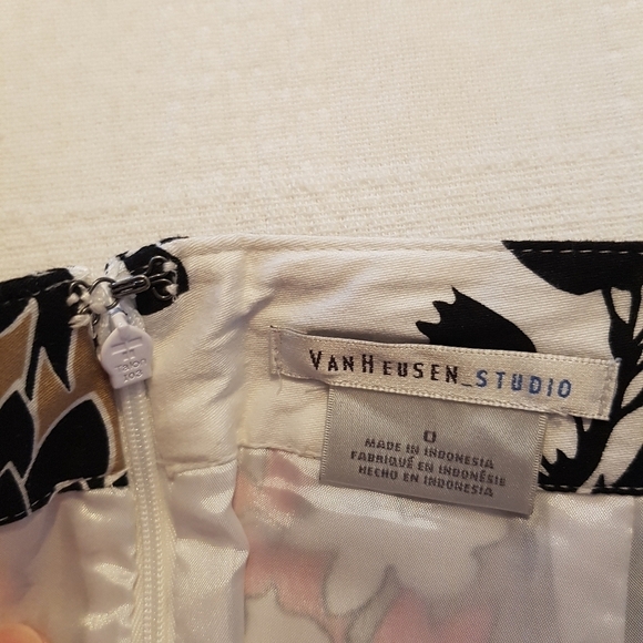 Van Heusen Studio women's size 0 skirt floral design - Picture 3 of 4